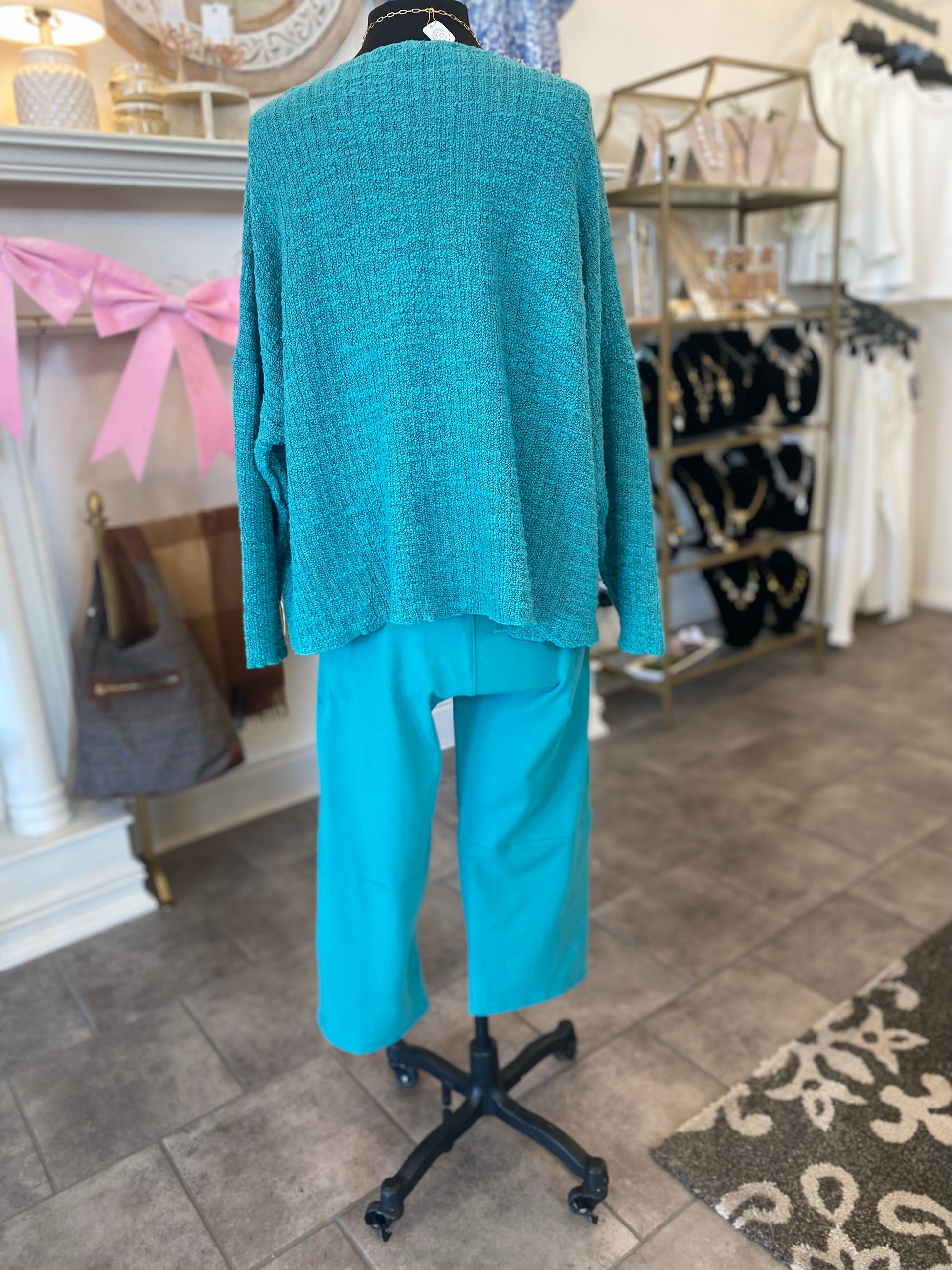 Cut Loose One Size Pocket Pullover in Riviera