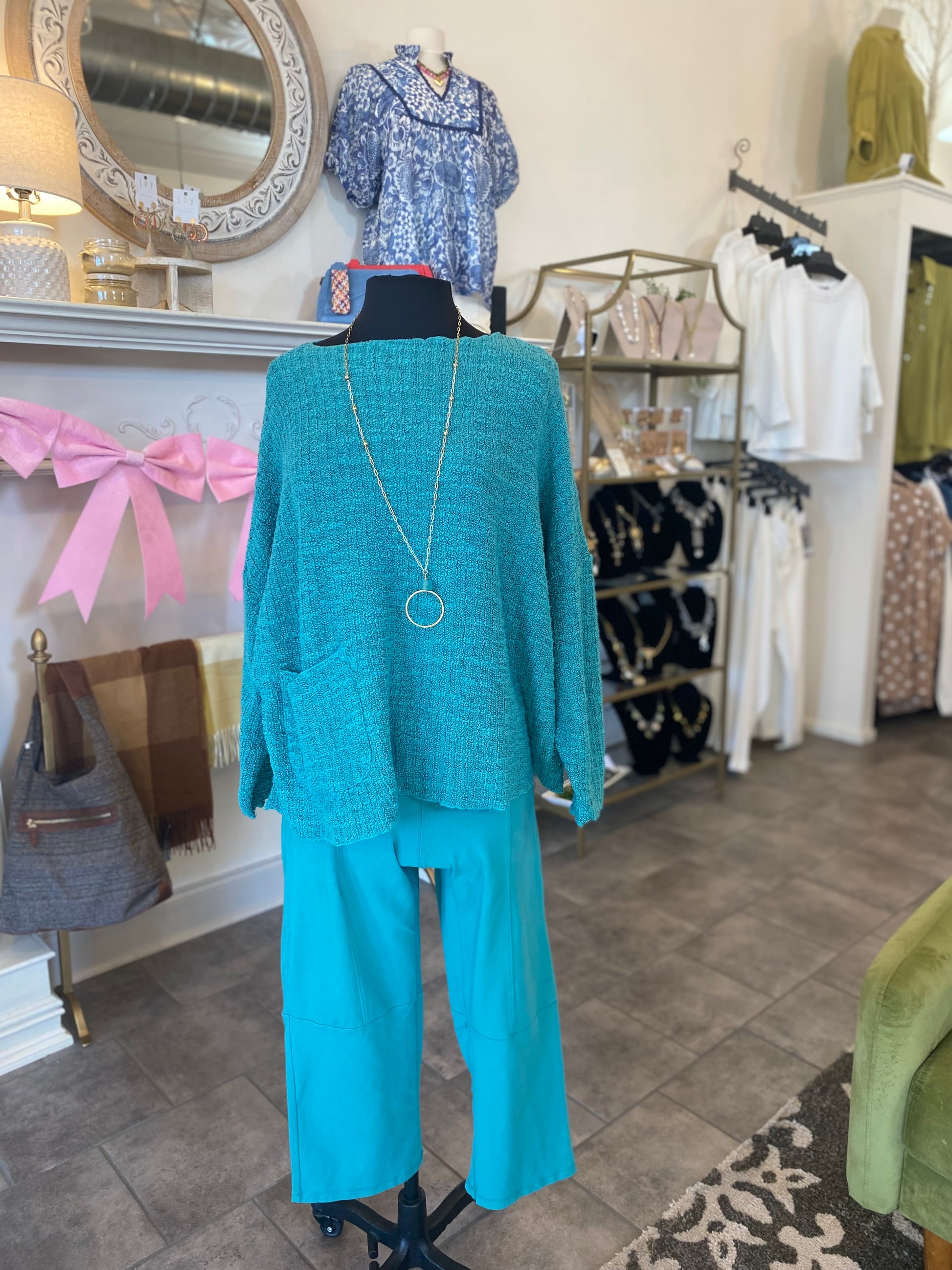 Cut Loose One Size Pocket Pullover in Riviera