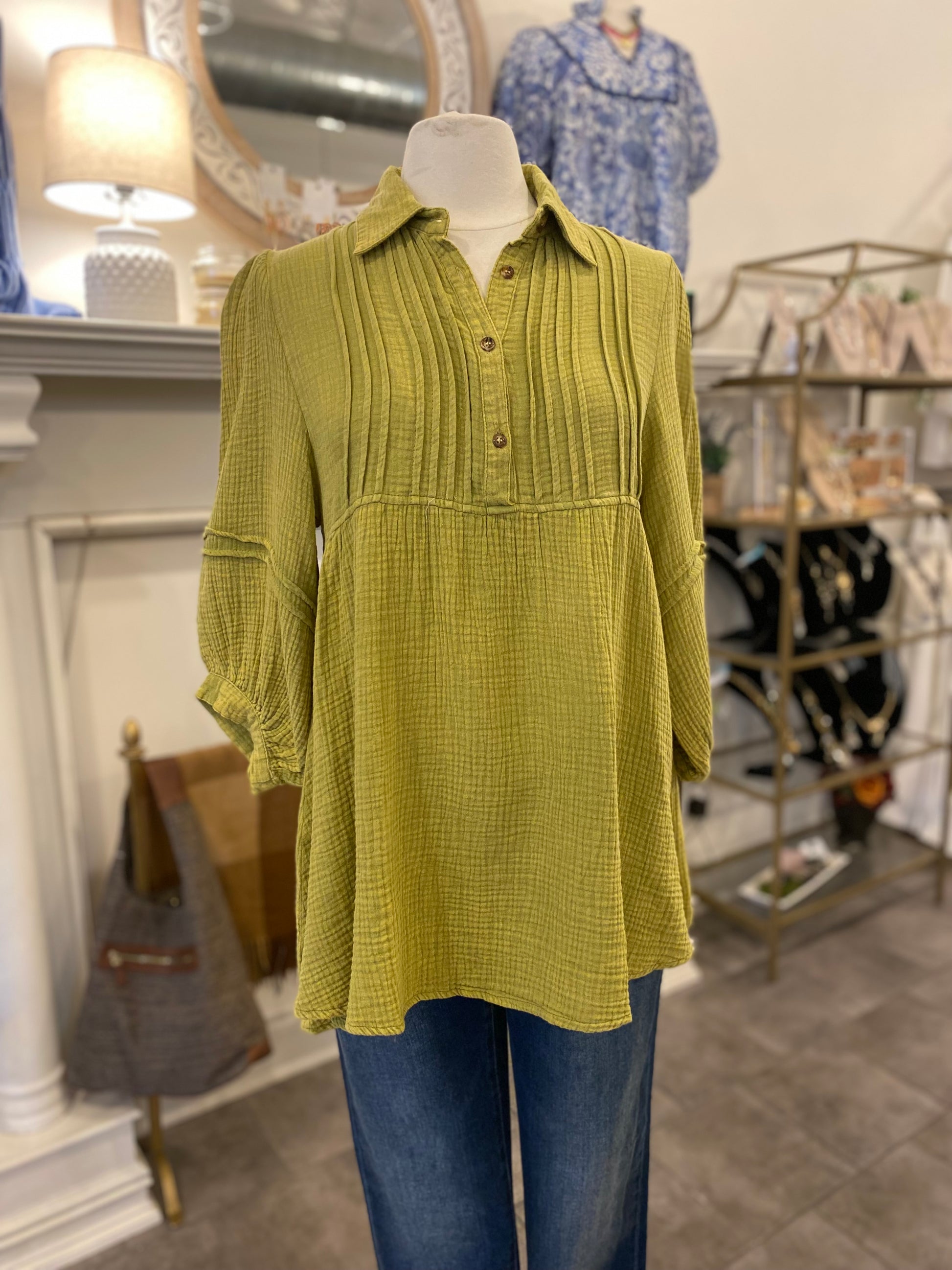Avocado Gauze HiLo Pullover