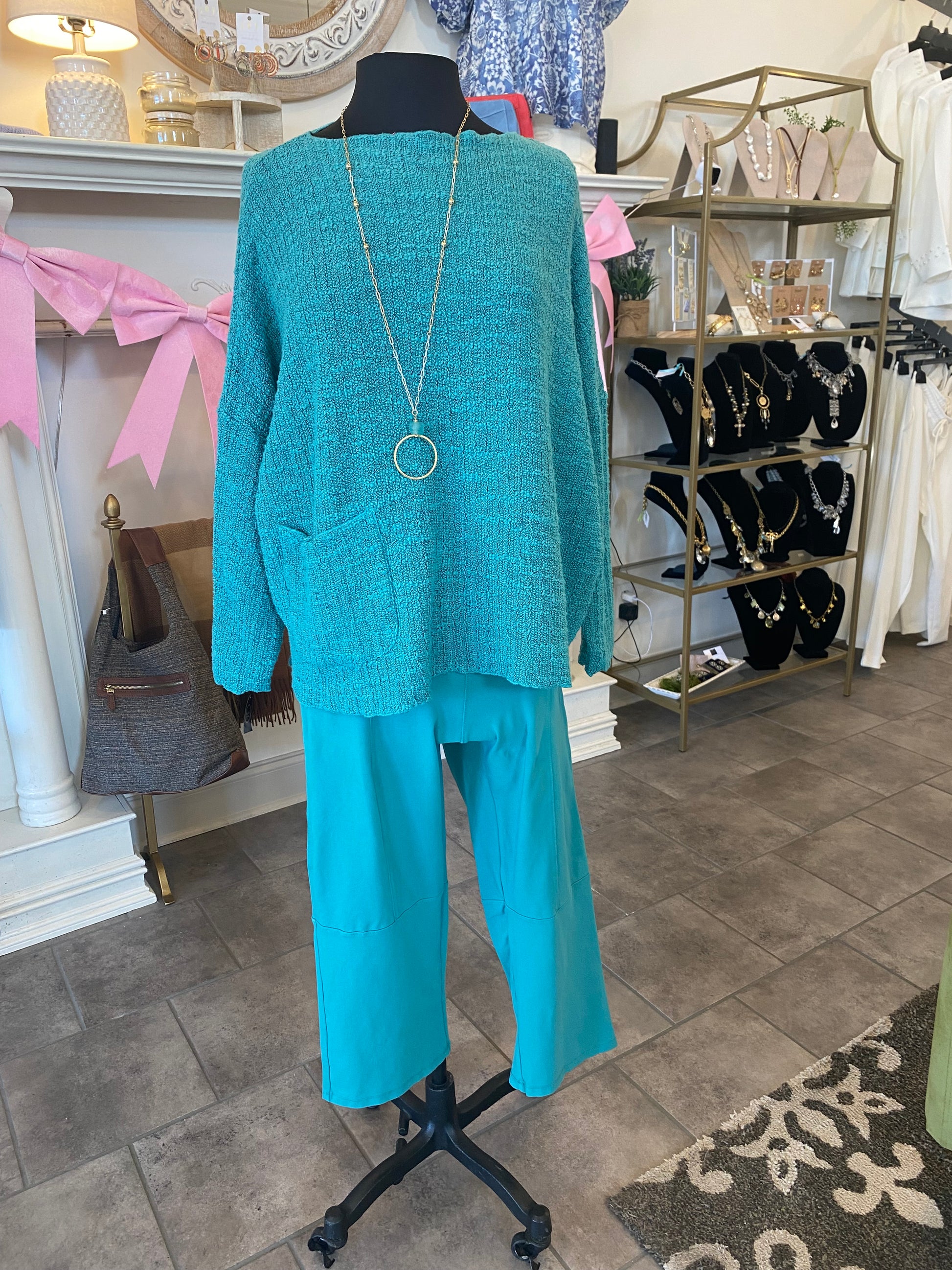 Cut Loose One Size Pocket Pullover in Riviera