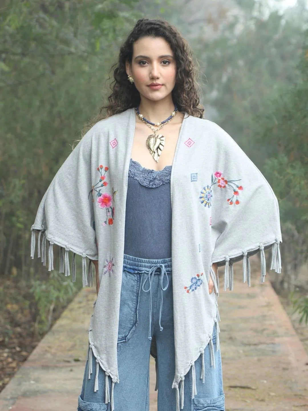 Avani Del Amour Embroidered Kimono