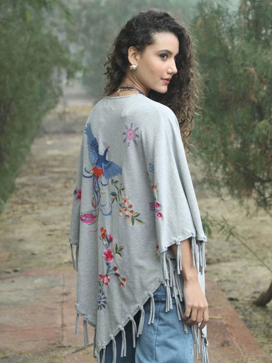 Avani Del Amour Embroidered Kimono